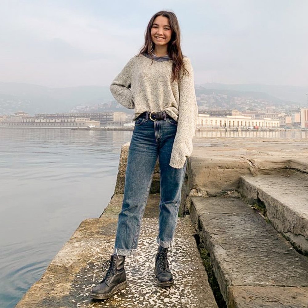 Meet your Posher, Olivia